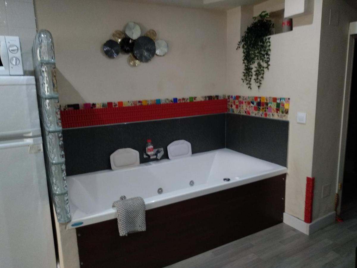 Apartamento Loft jacuzzi rojo Casa ermita San Antonio Ubrique Exterior foto