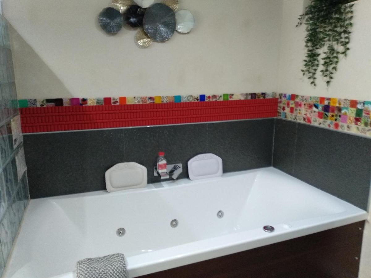 Apartamento Loft jacuzzi rojo Casa ermita San Antonio Ubrique Exterior foto